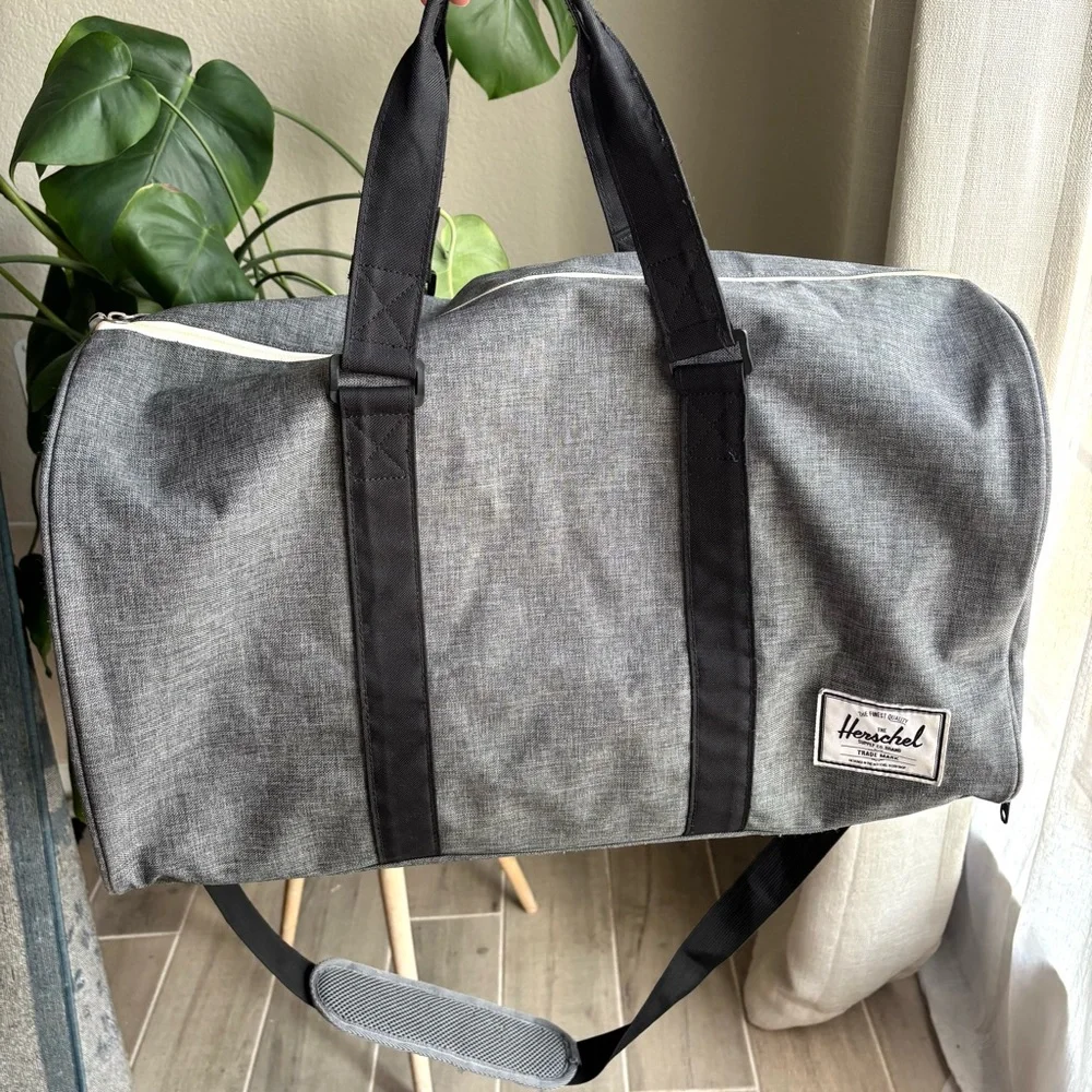 Herschel / Novel Duffel Bag Travel Luggage Gray